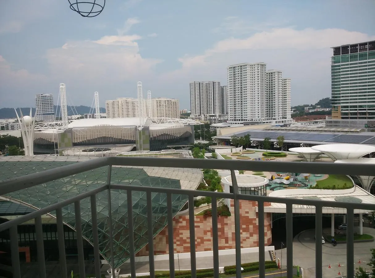 74m² 3 slaapkamer, 2 privé badkamer Appartement in Bayan Lepas